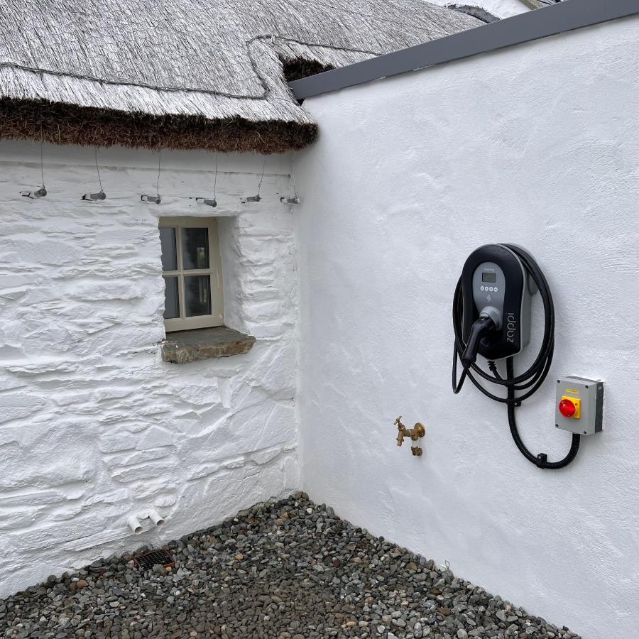 Secluded Thatched Cottage, Near Beaches & Hill Walking Rashenny ภายนอก รูปภาพ